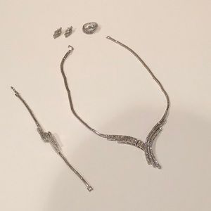 Silver jewelry set